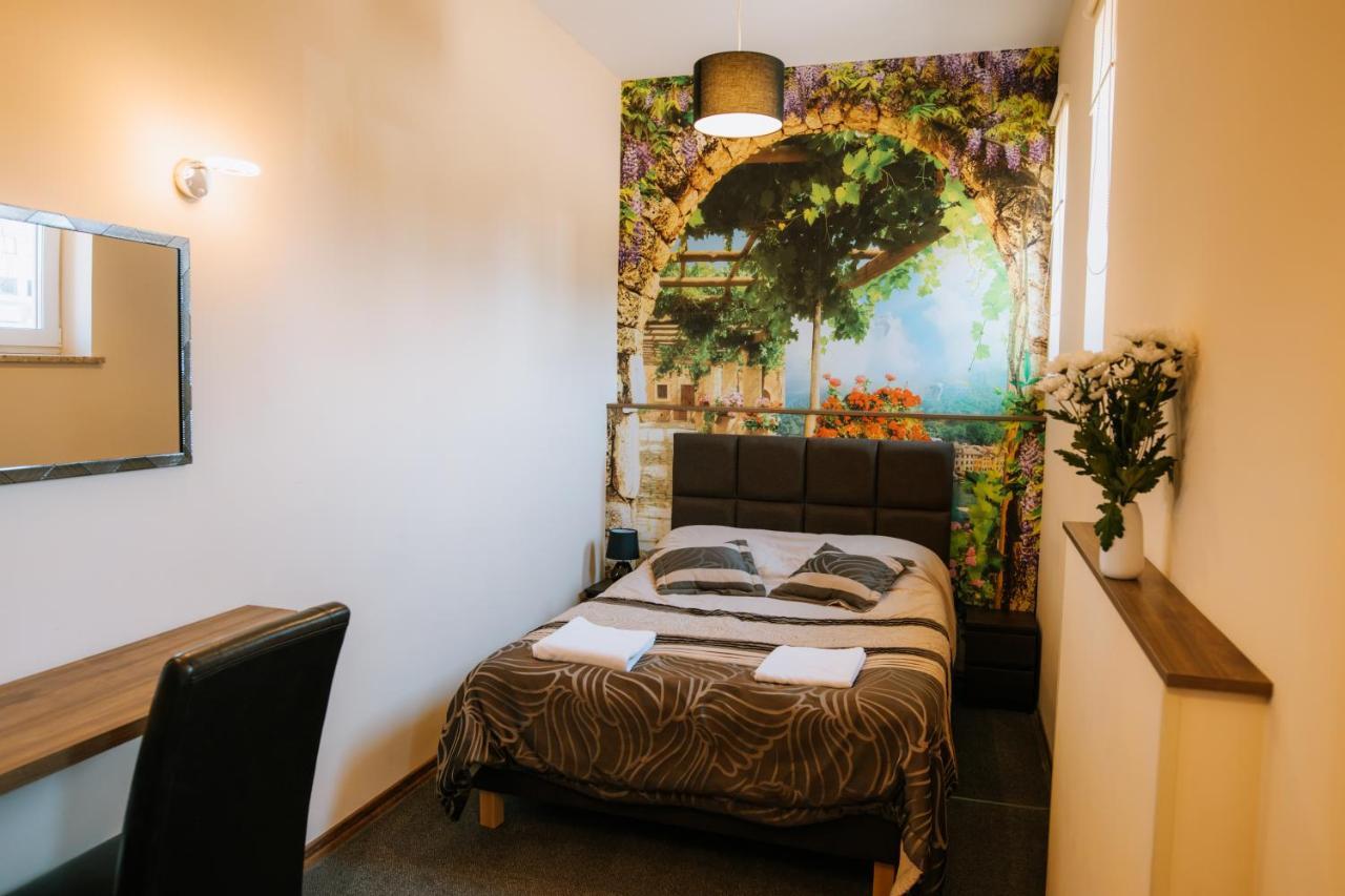 Kasztelan Hotell Krosno Exteriör bild