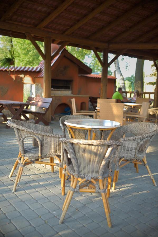 Kasztelan Hotell Krosno Exteriör bild